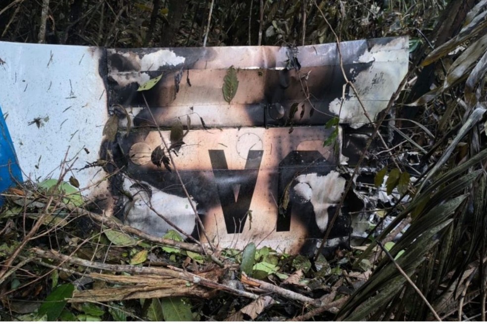 Morador relatou ter visto a queda da aeronave por volta das 14h15 na zona rural na cidade de Juara — Foto: Reprodução