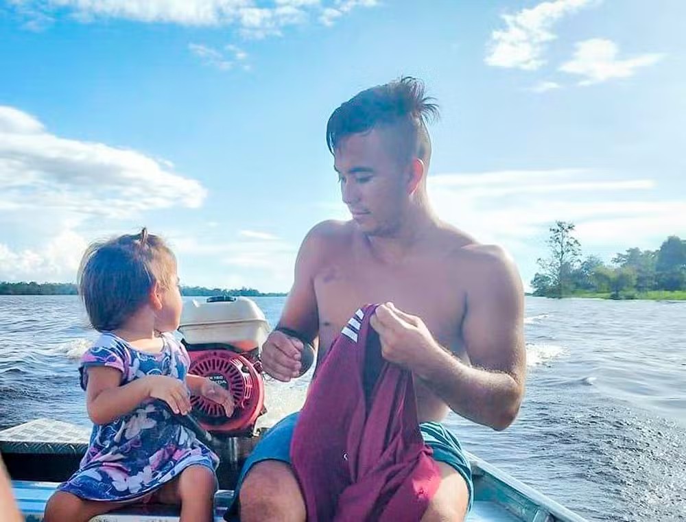 Corpo de homem que desapareceu com filha após naufrágio no Rio Amazonas é encontrado