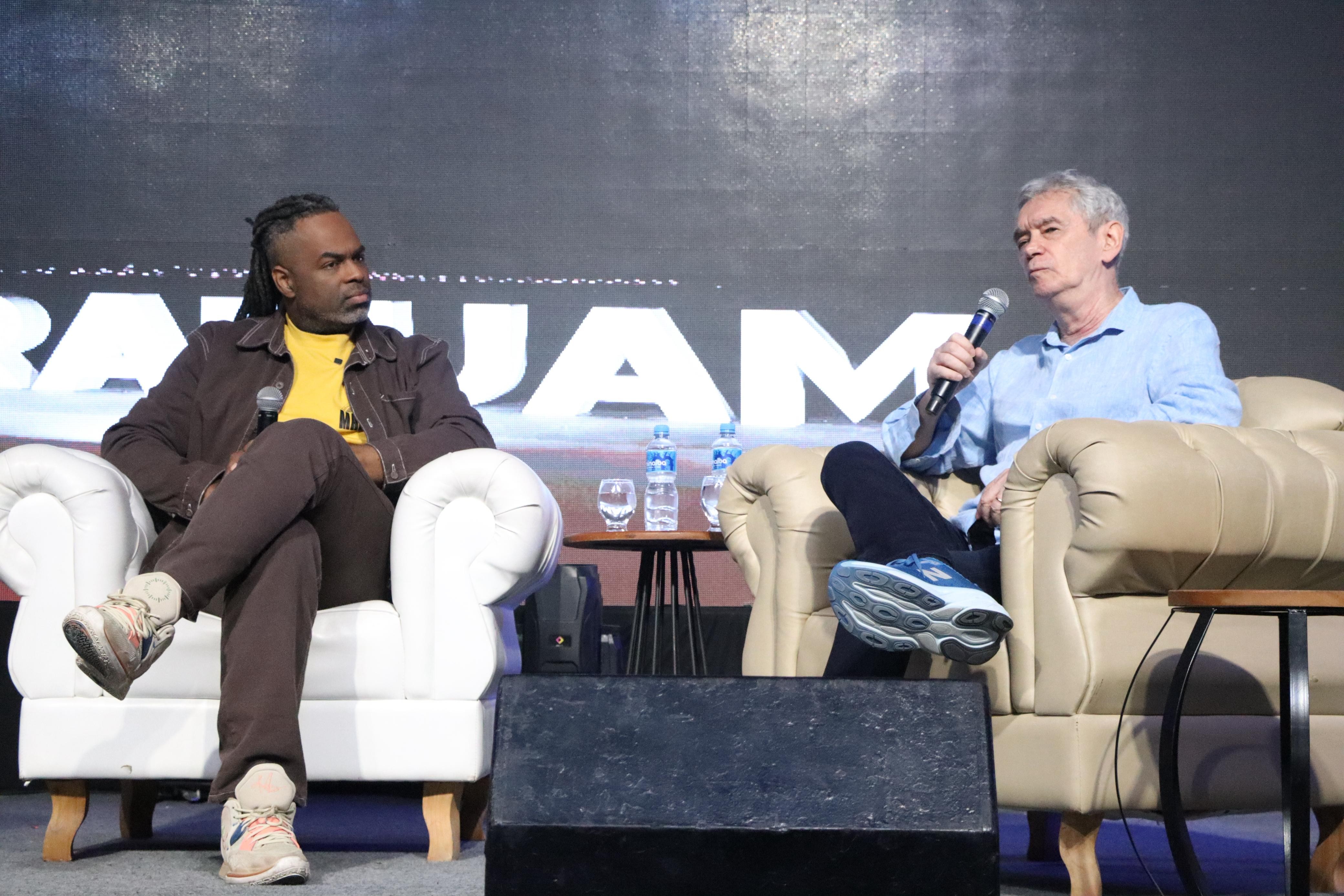 Serginho Groisman e Manoel Soares lotam a tenda principal da Araruama Literária 2025