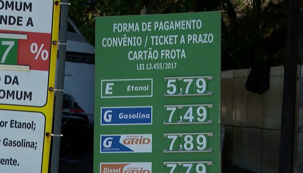 Gasolina por R$ 7,49 em posto Salvador — Foto: Reprodução/TV Bahia