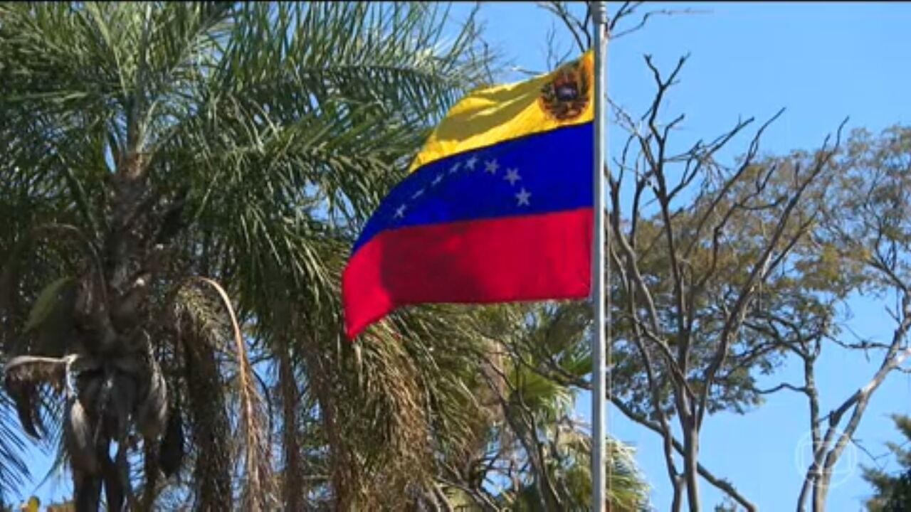 'Maduro é problema da Venezuela, não do Brasil', diz Lula após escalada de hostilidades