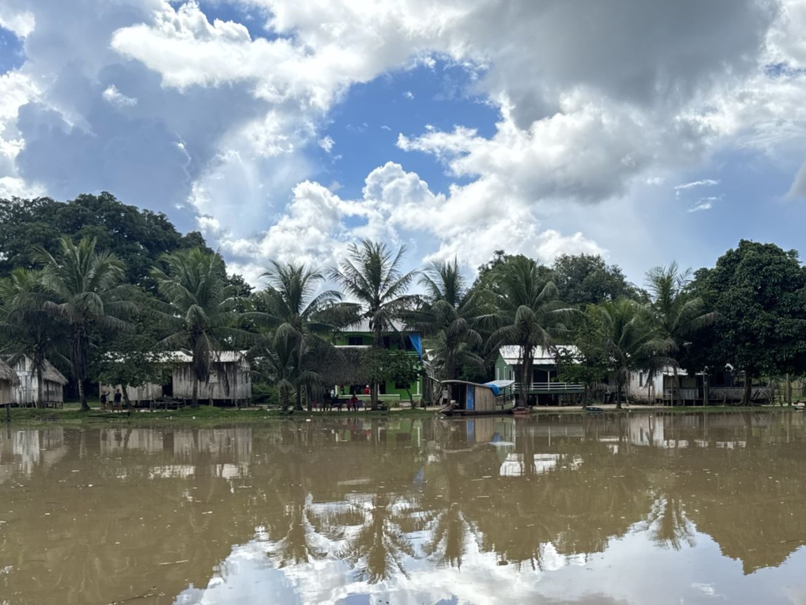 Rio Envira sai da cota de alerta em Feijó e famílias começam a retornar para casa