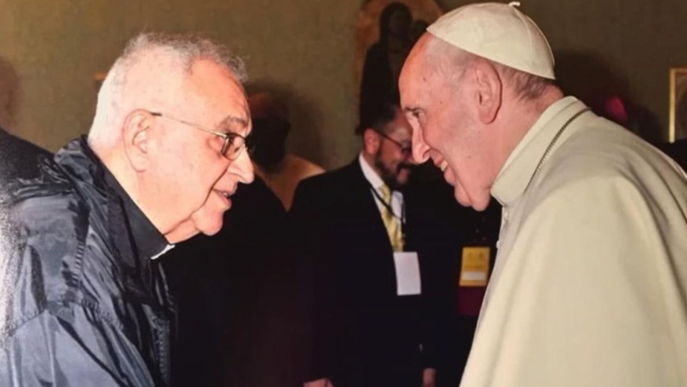 Padre de Botucatu lembra proximidade com papa Francisco ainda quando bispo — Foto: Arquivo pessoal