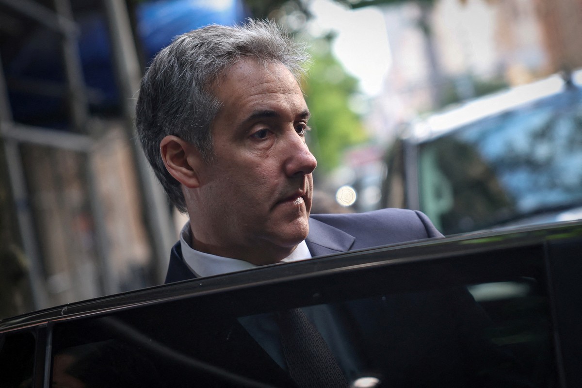 Trump aprovou pessoalmente o pagamento de US$ 130 mil para atriz pornô, diz Michael Cohen, principal testemunha de caso criminal