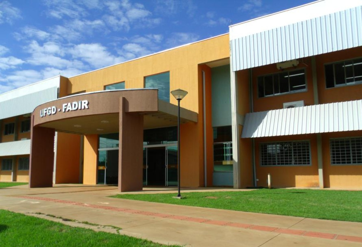 UFGD oferece vaga temporária para técnico em Libras; salário é de R$5,9 mil 