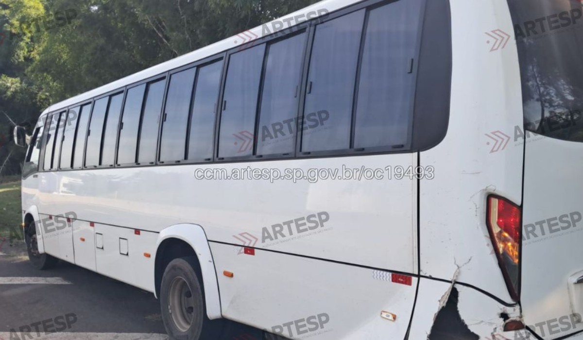 Engavetamento envolvendo carros e ônibus deixa seis feridos em rodovia do interior de SP