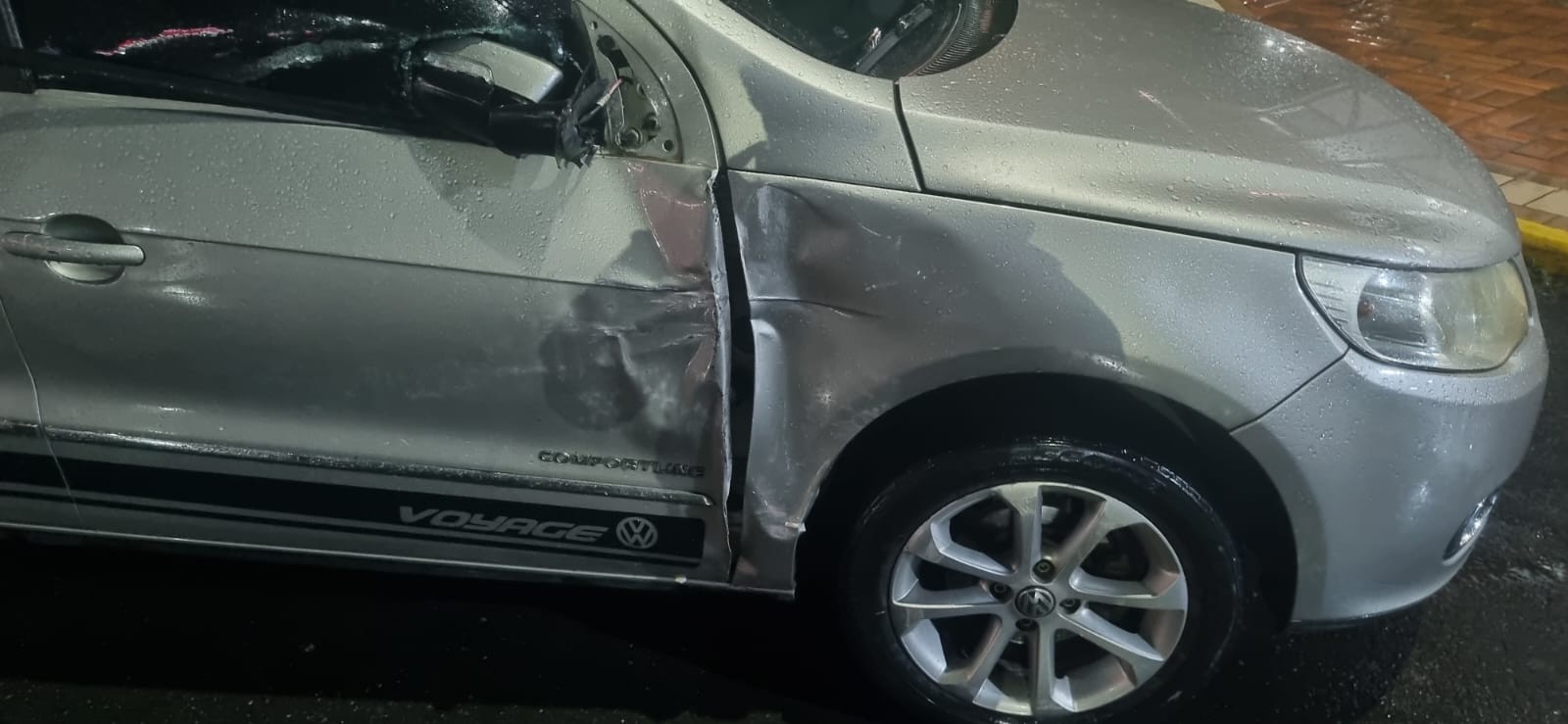 Motorista é preso por suspeita de dirigir embriagado após acidente na Via Dutra, em Itatiaia