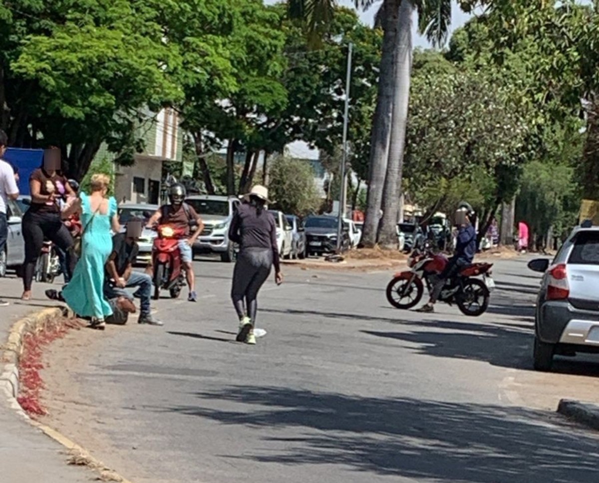 Homem é agredido por populares após suspeita de assédio contra adolescente em Divinópolis