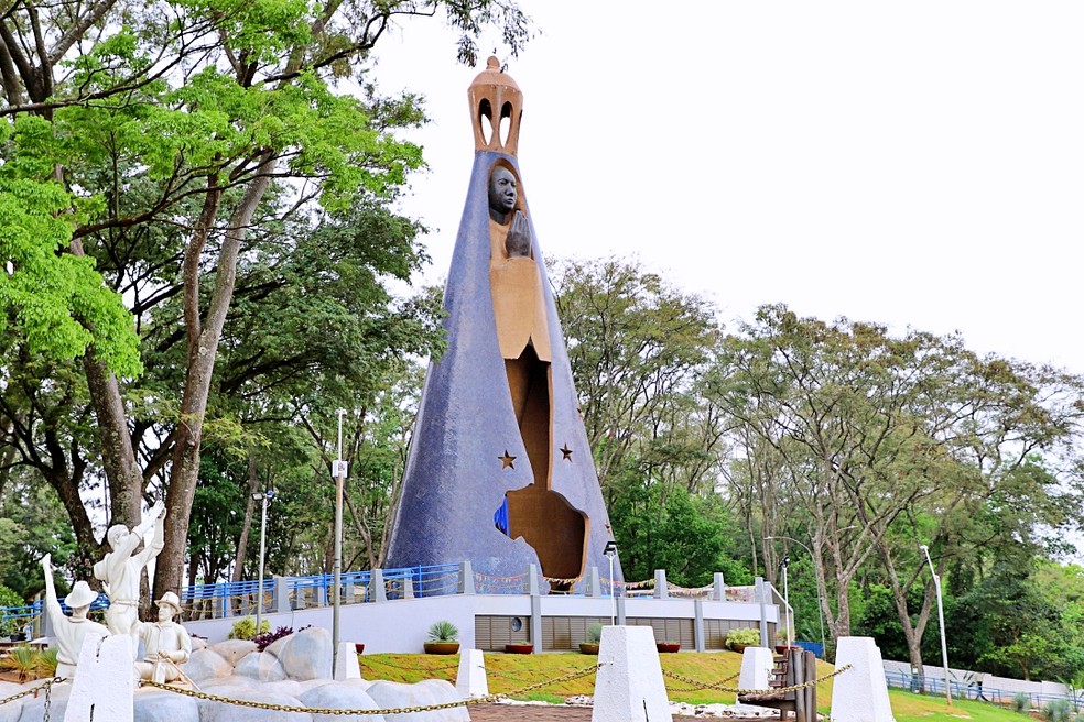 Fiéis fazem peregrinação de 75 km rumo ao Santuário de Nossa Senhora Aparecida no PR — Foto: Prefeitura de Itaipulândia
