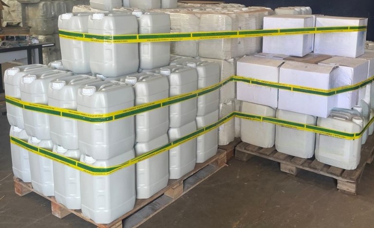 Mais de 5 mil litros de fertilizantes com irregularidades são apreendidos no noroeste de SP