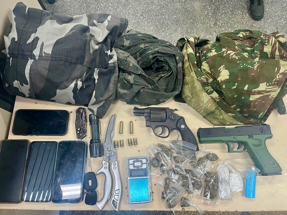 Material apreendido no 'acampamento' de drogas — Foto: Reprodução/Redes Sociais