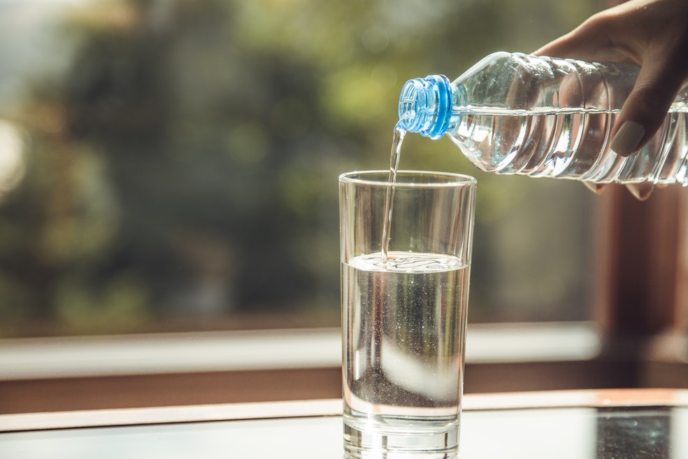 Calculadora da água: descubra quanto você precisa beber por dia em época de tempo seco e ondas de calor — Foto: Adobe Stock