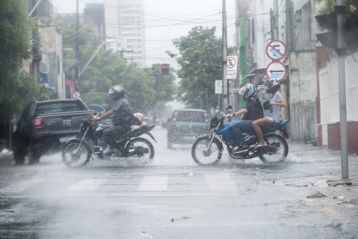 Ceará deve continuar recebendo chuvas intensas com ventos de até 100 km/h