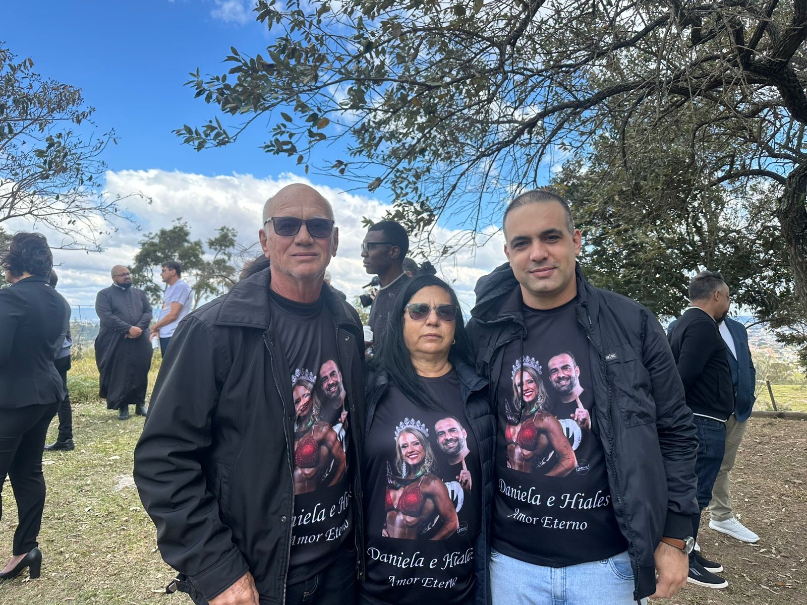 'Triste vir ao lugar que você lê em atestado de óbito': homenagem às vítimas de queda do avião da Voepass une dores das famílias