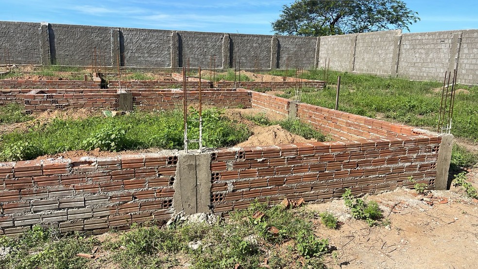 Projeto iniciou a construção de um centro multifuncional em Piancó, na Paraíba — Foto: Reprodução/Arquivo pessoal