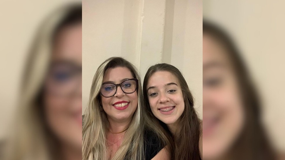 Ana Laura Silva de Carvalho junto com a mãe Andreza Silva em Santa Fé do Sul(SP) — Foto: Reprodução / WhatsApp
