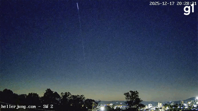 Clarão no céu? Lançamento de satélites Starlink na Califórnia forma rastro brilhante, visto no RS