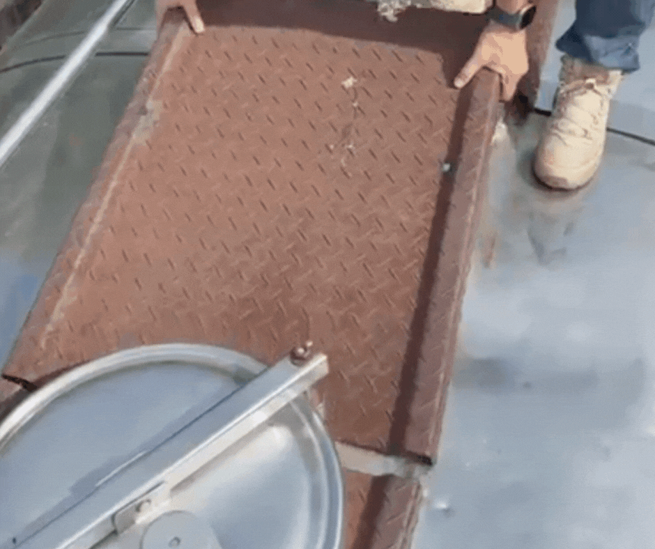 Mais de 100 mil maços de cigarros são apreendidos em caminhão de leite na fronteira do Brasil com Paraguai