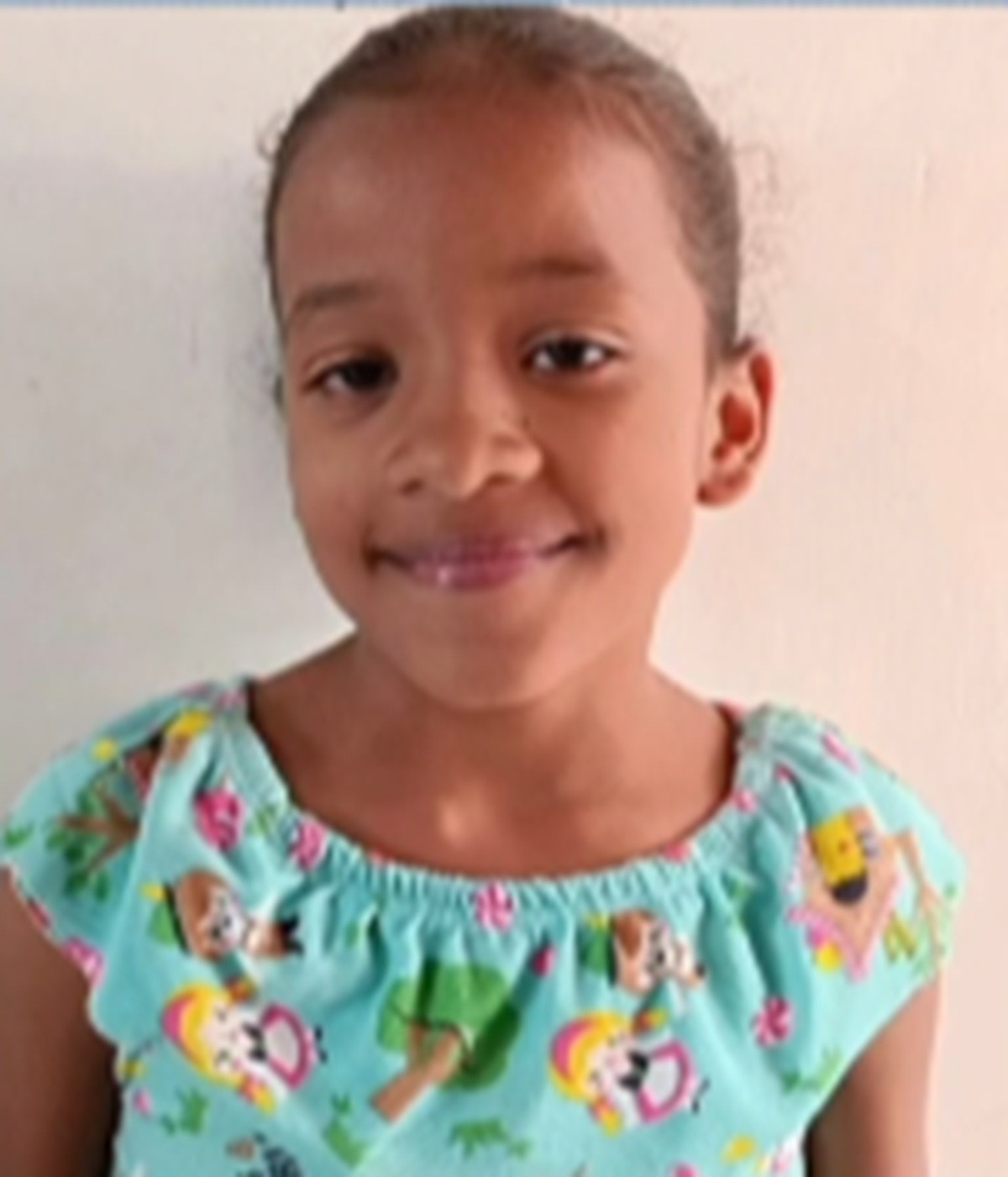 'Ela pediu para não ser empurrada', diz tia-avó de menina que morreu após ser jogada em piscina em AL