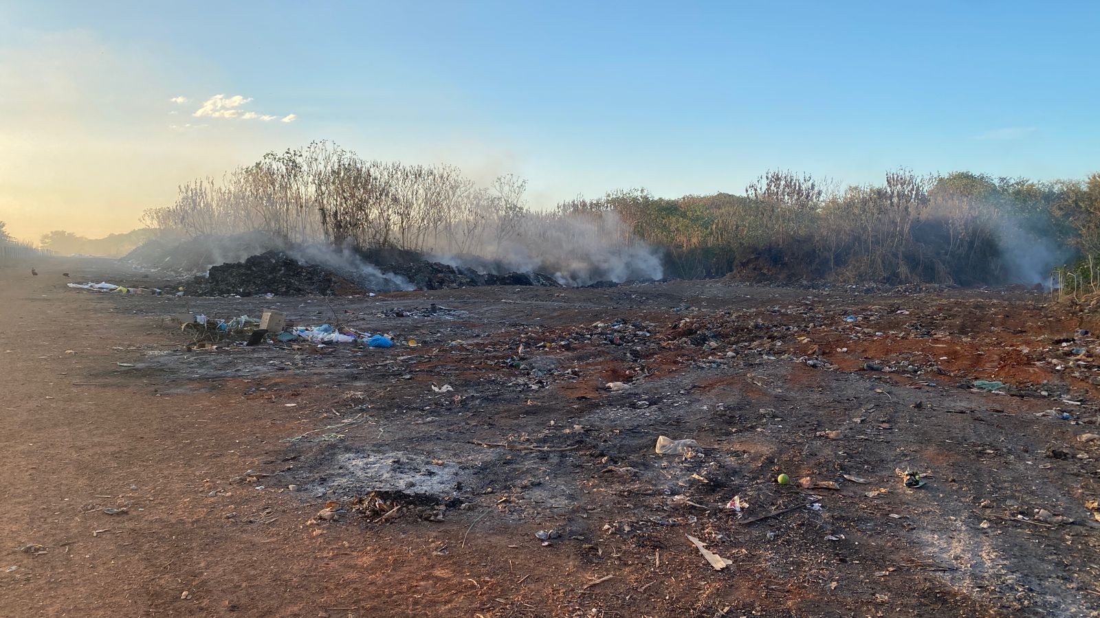 Ex-prefeito e prefeitura são condenados por danos ambientais flagrados em lixão a céu aberto