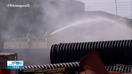 Incêndio em depósito destrói materiais da BRK em Araguaína