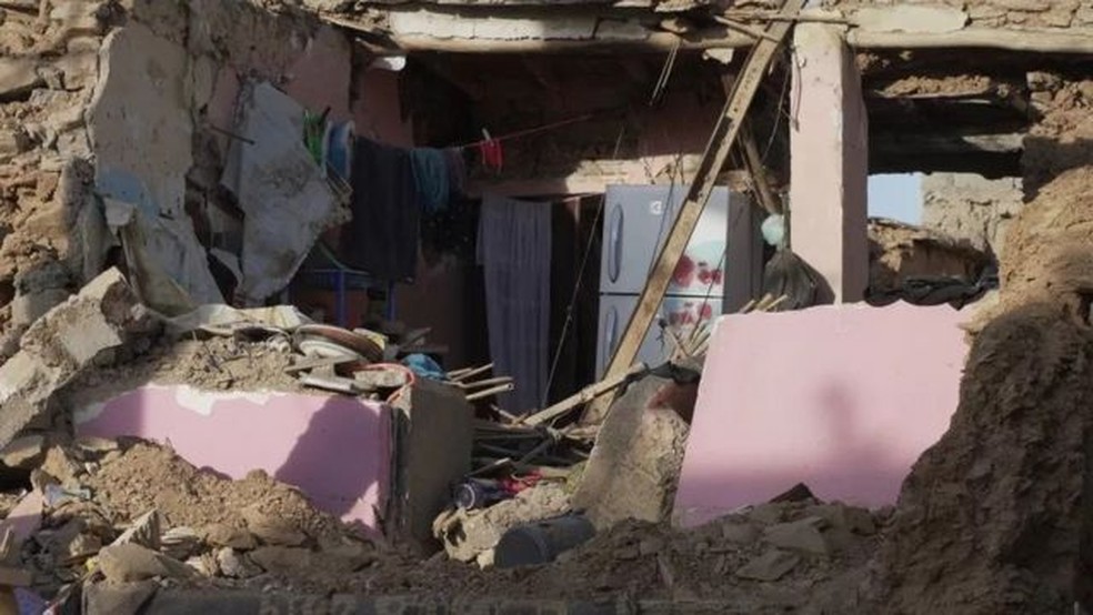 Os restos da casa da família de Abdulmajid após ser afetada pelo terremoto. — Foto: BBC