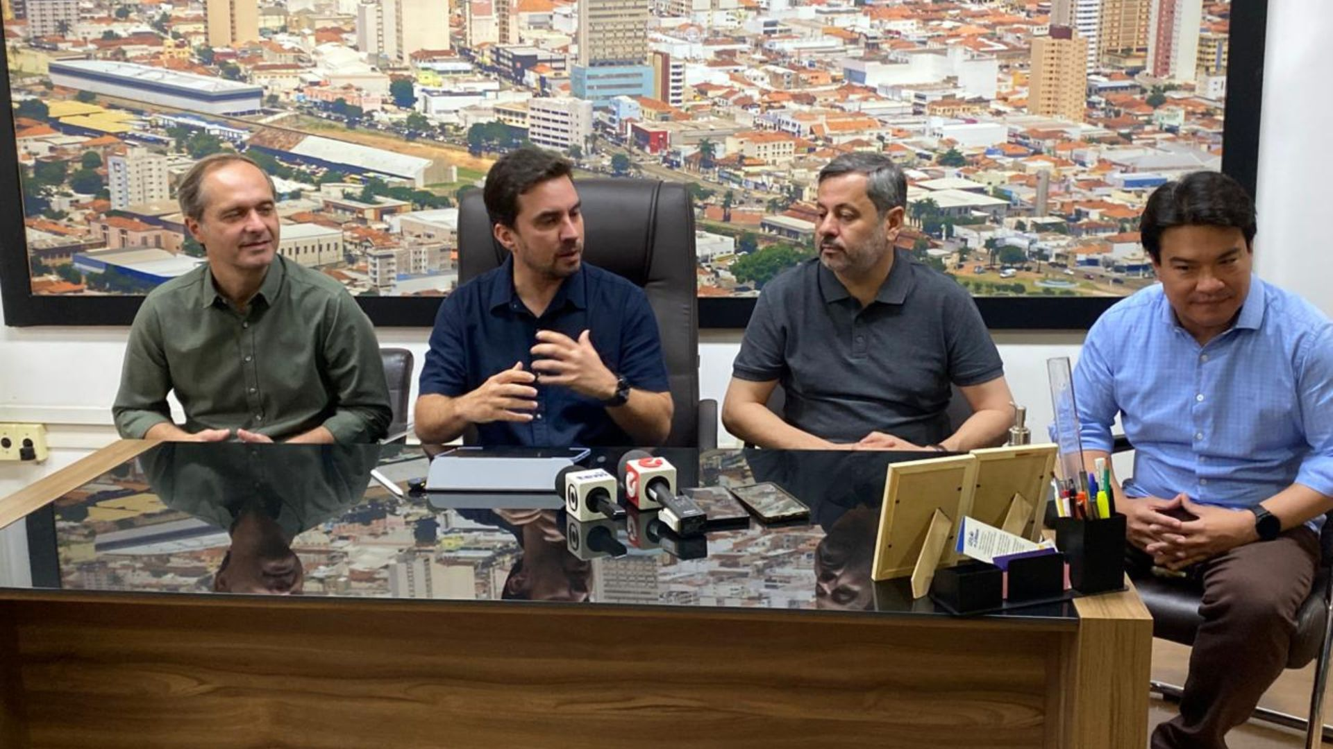 Impasse sobre área do aeroporto de Marília chega em acordo após reunião entre representantes