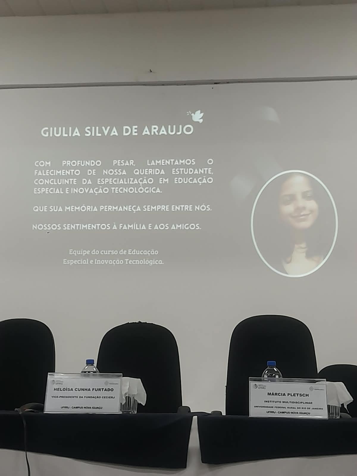 Jovem morta com diagnóstico de 'crise de ansiedade' tem TCC sobre educação inclusiva premiado em universidade