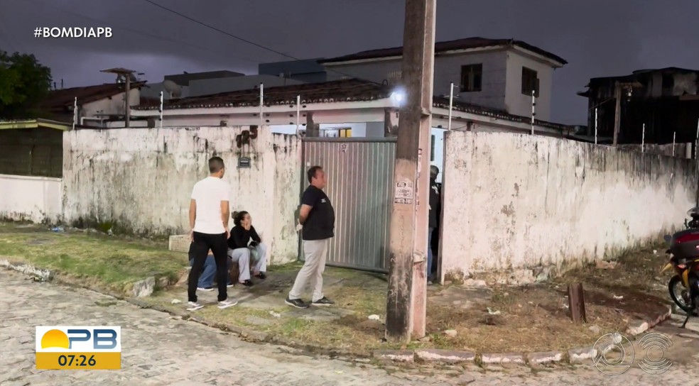 Canil clandestino funciona em uma casa no bairro do José Américo, em João Pessoa — Foto: Reprodução/TV Cabo Branco