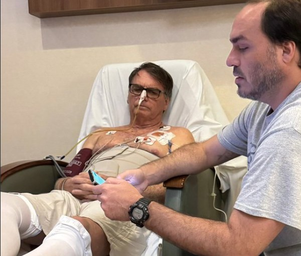 Ex-presidente Bolsonaro em hospital — Foto: Reprodução