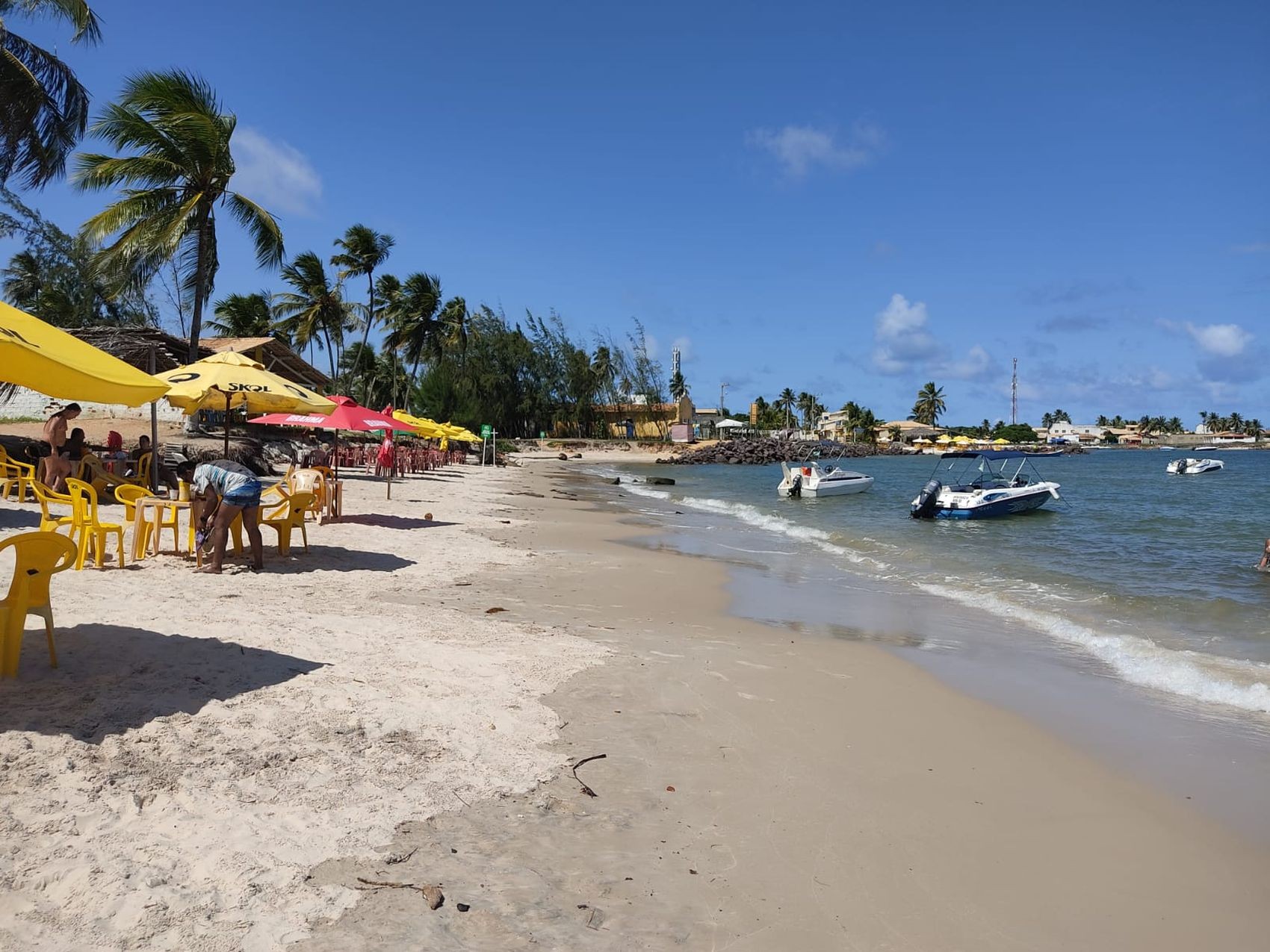 Governo de Sergipe assina proposta de regularização da Praia do Saco em Estância