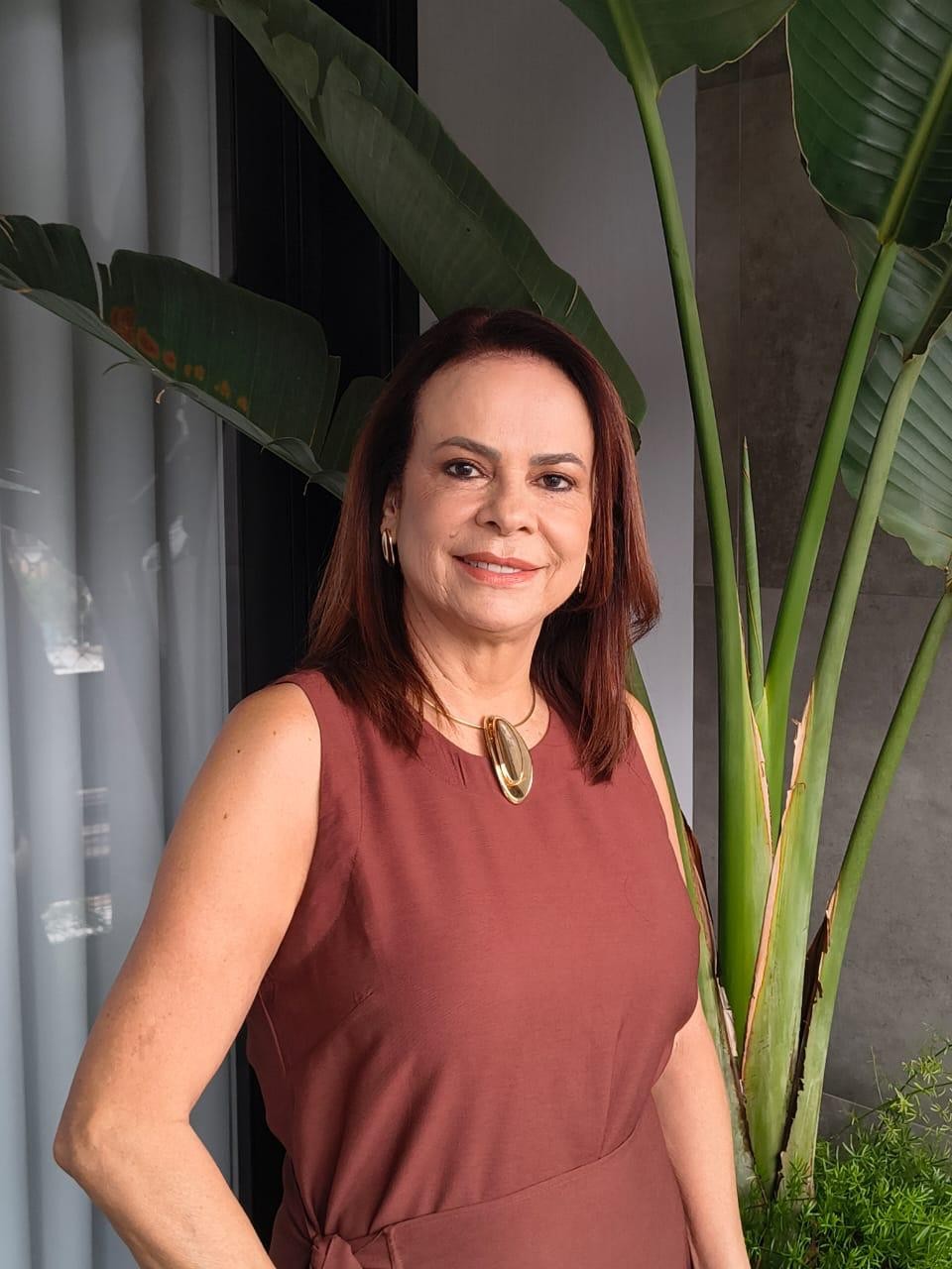 ‘Achei que era menopausa’: mulher viveu por anos com alergias, calor e dores sem saber que tinha um câncer raro