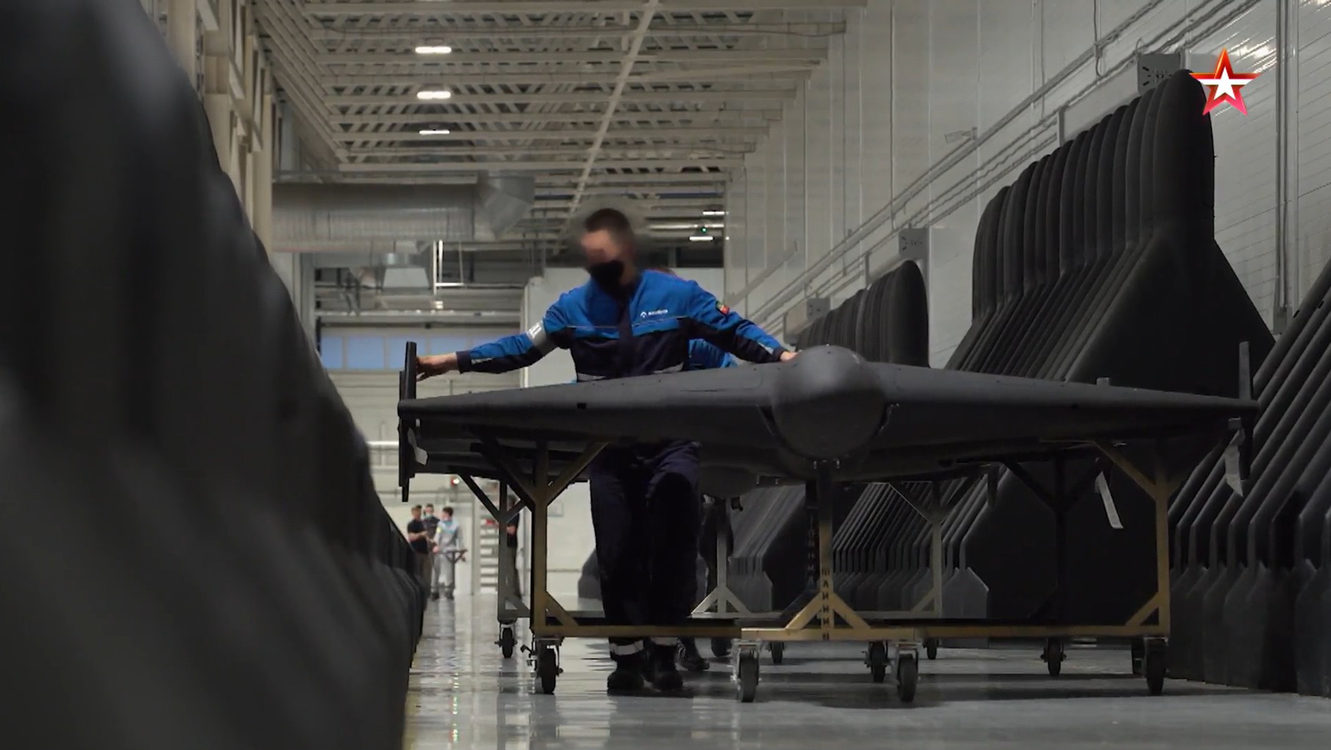 Rússia tem usado adolescentes para fabricar drones 'kamikaze' e atacar a Ucrânia