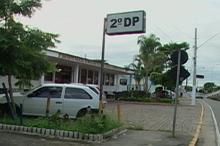 Mulher transexual é agredida por vizinho em Mogi das Cruzes