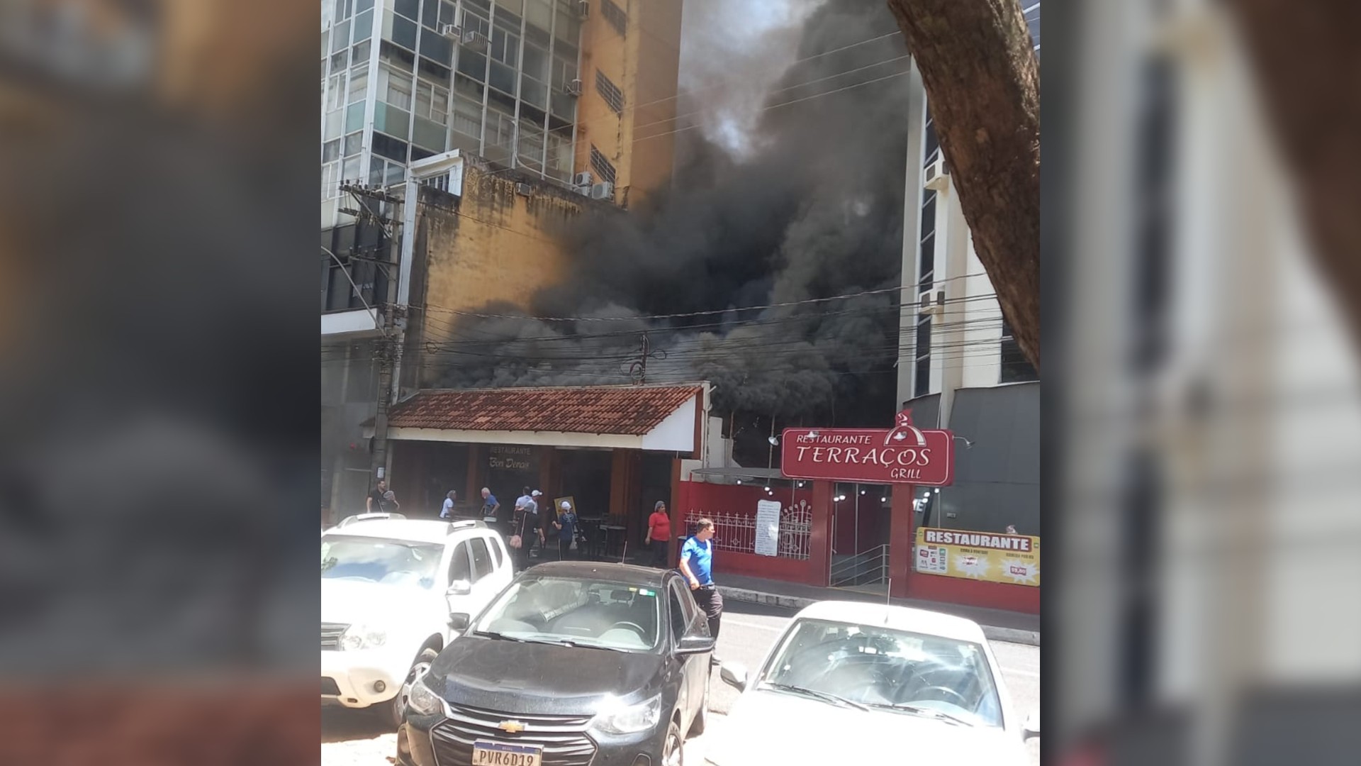 Incêndio em restaurante interdita quarteirão no Centro de Rio Preto