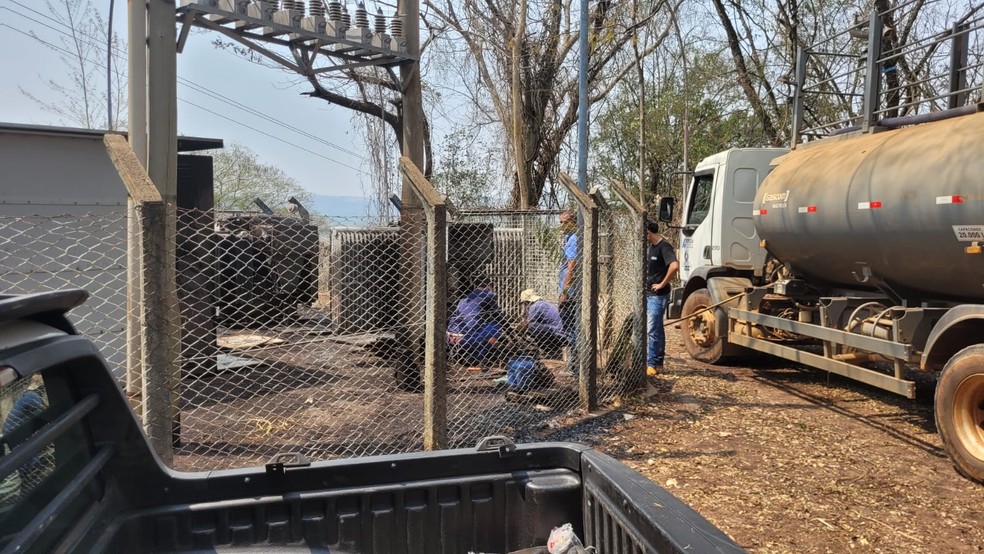 Equipes do Daem trabalham neste domingo para levantar os estragos e fazer os reparos emergenciais em Marília — Foto: Prefeitura de Marília / Divulgação