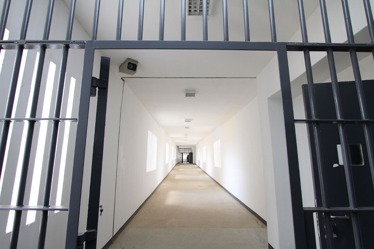 Três detentos ficam feridos após briga dentro de presídio de segurança máxima em Itaquitinga