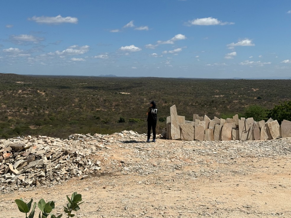 Lavra de quartzito foi interditada após fiscalização — Foto: Auditoria-Fiscal do Trabalho (SIT/MTE)