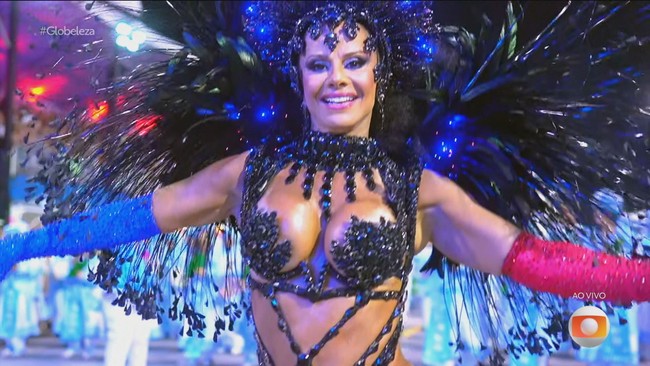 Vivi Araújo homenageia Daniela Mercury e a música o 'Canto da Cidade' na Mancha Verde