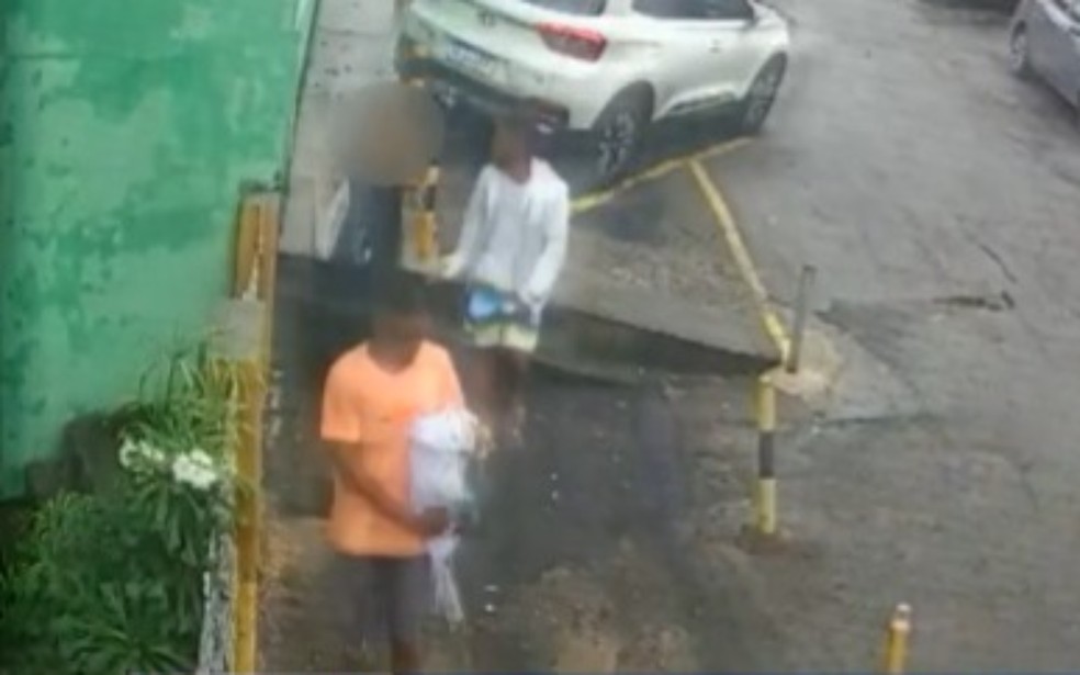 Médica é sequestrada por homens armados durante assalto em Salvador — Foto: Reprodução/TV Bahia