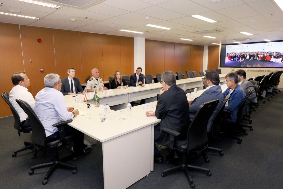 Governador reúne cúpula da SSP na Bahia — Foto: Antonio Queirós/GOVBA