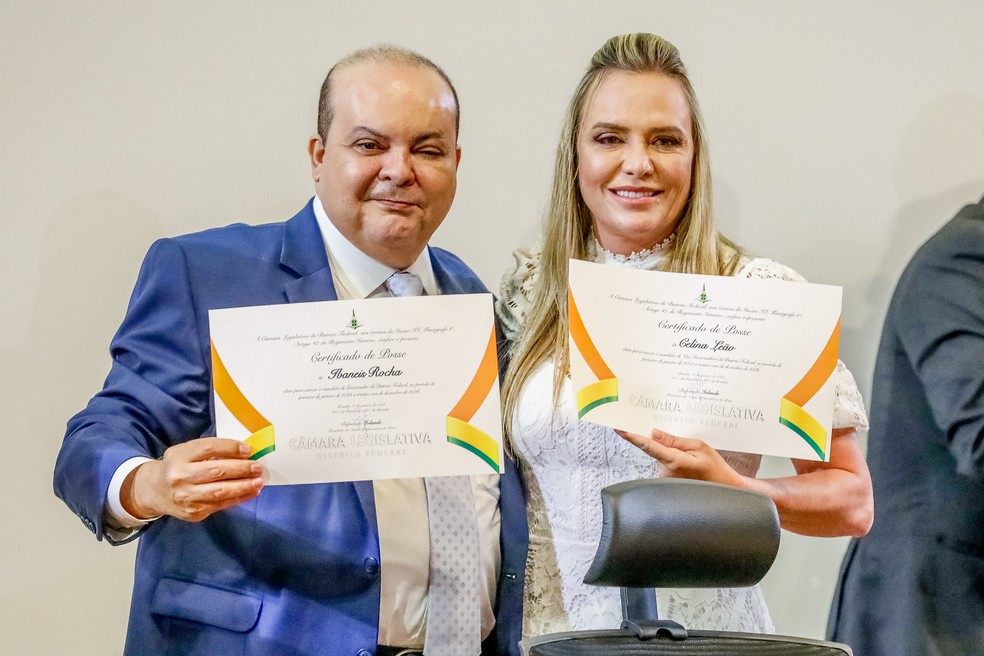 Ibaneis Rocha toma posse como governador do DF e Celina Leão como vice-governadora, em 1° de janeiro de 2023 — Foto: Paulo H. Carvalho/ Agência Brasília