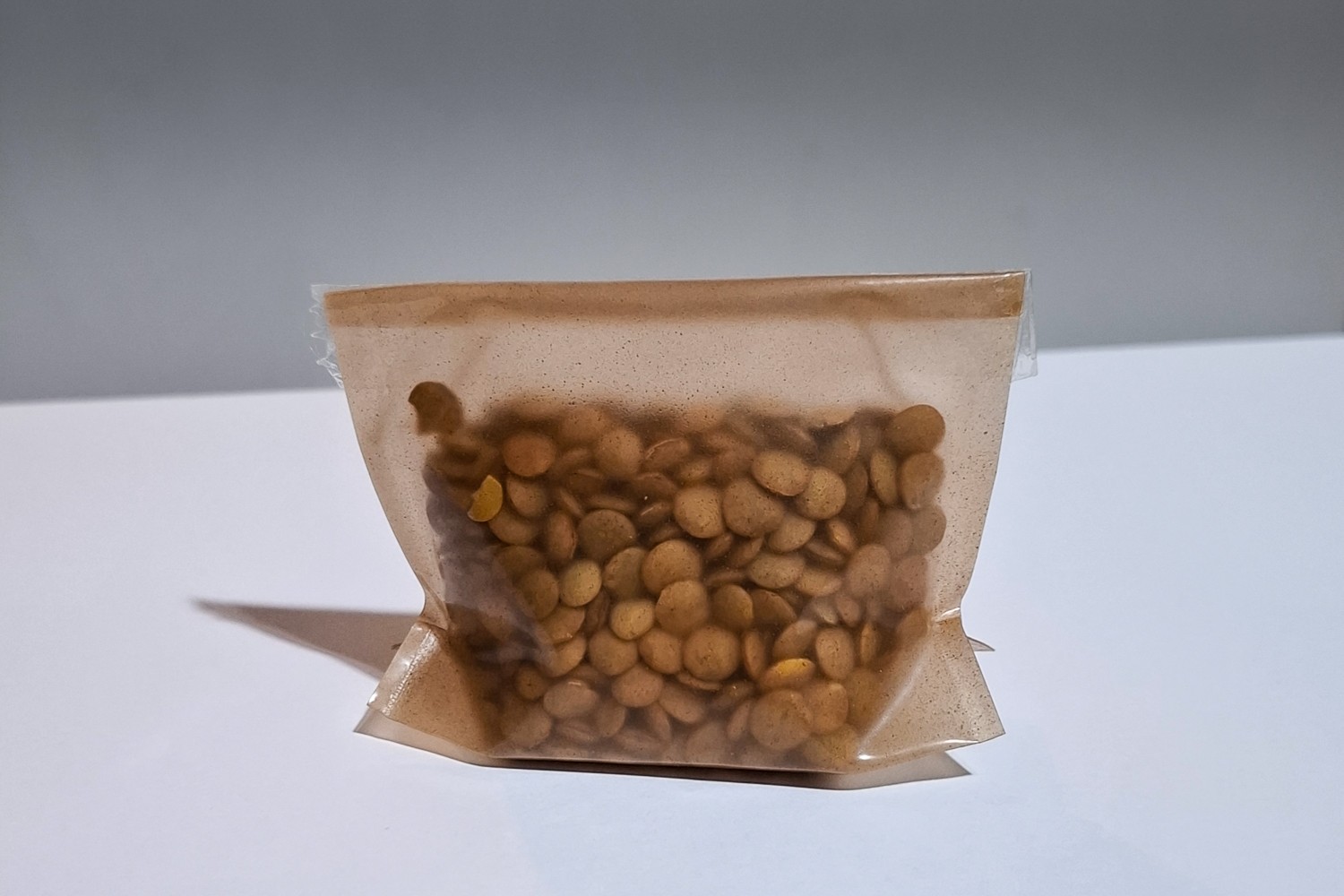 Saiba como material criado em pesquisa pode substituir o plástico em embalagens de alimentos