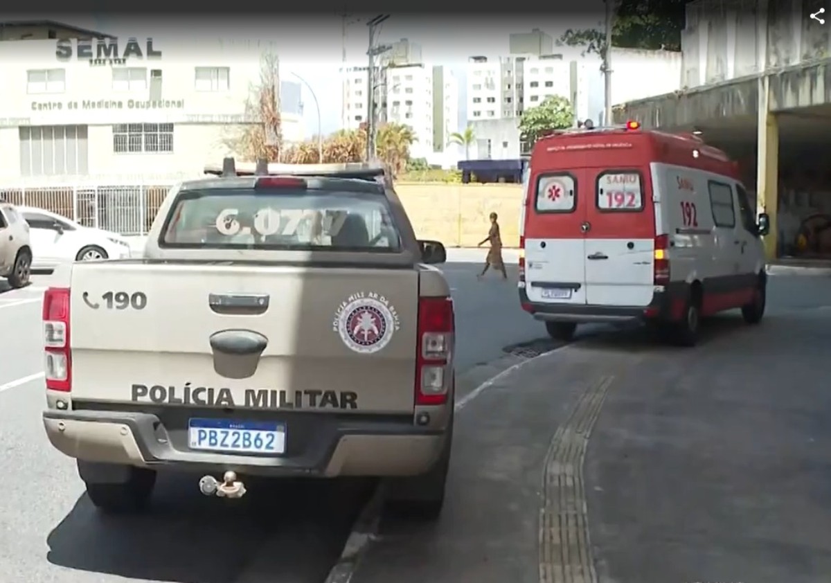 Homem morre e idosa fica ferida após serem baleados no centro de Salvador