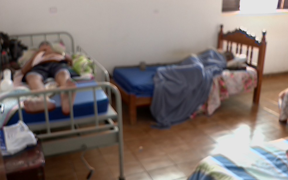 Idosos foram resgatados vítimas de maus-tratos de lares de repouso em Ribeirão Preto, SP — Foto: Reprodução/EPTV