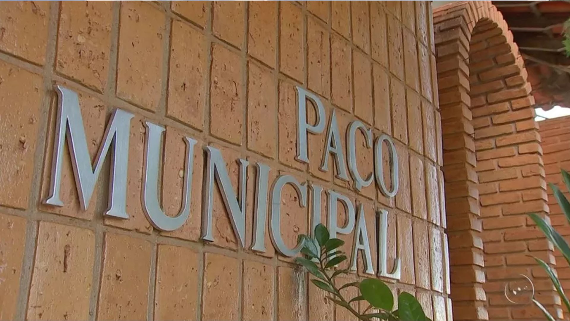 Vereadores abrem comissão processante contra prefeita de Icém para apurar suspeita de irregularidades administrativas