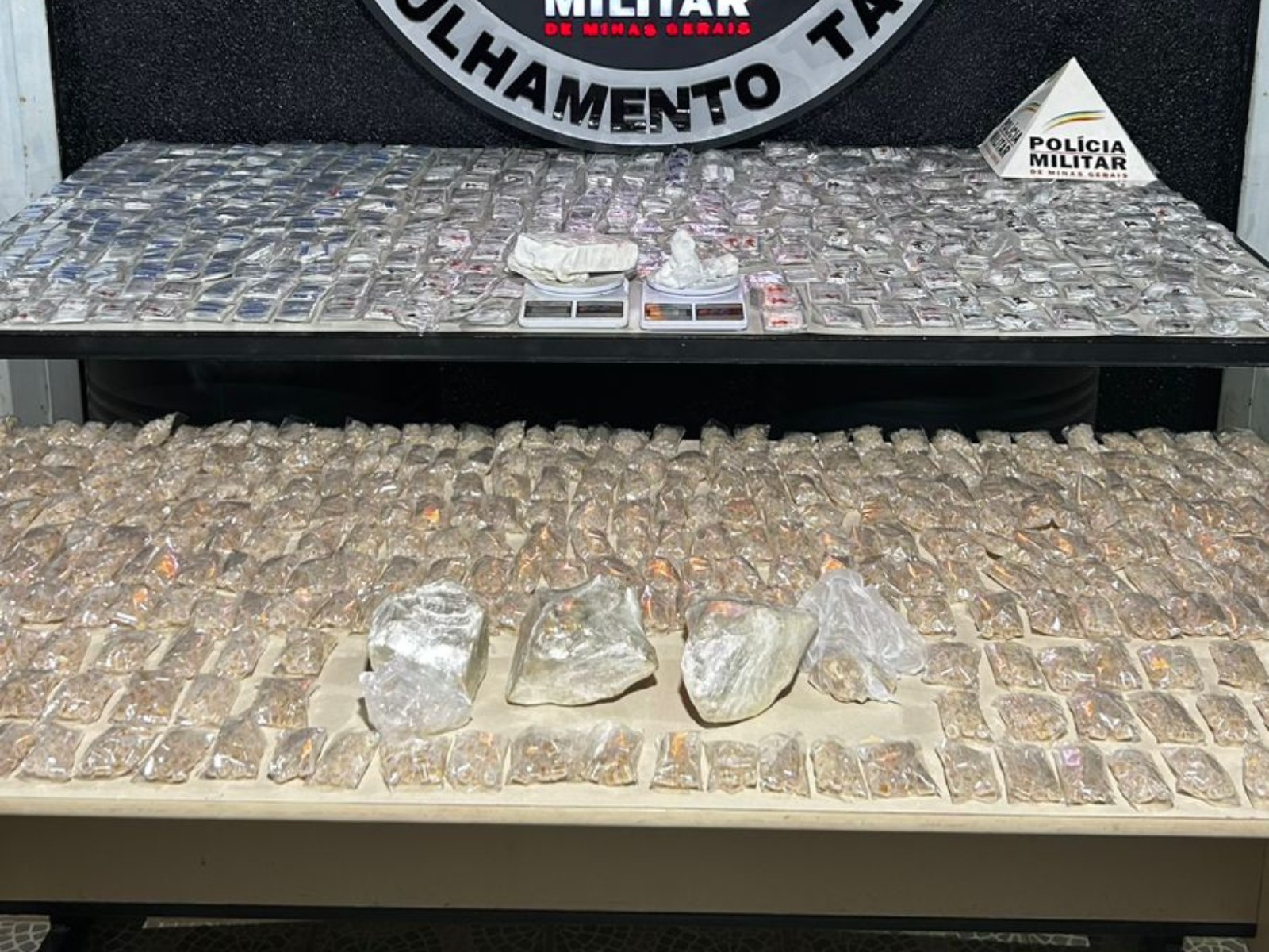 Polícia apreende mais de 11 mil pedras de crack e 5 mil papelotes de cocaína em Teófilo Otoni