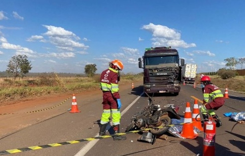 Os dois morreram em acidente na BR-163. — Foto: Cristiano Arruda