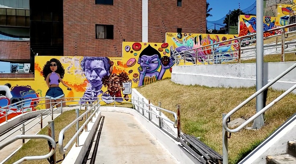 Escadaria de Mãe Luiza foi repaginada com a arte do grafite — Foto: Paulo Martin/Inter TV Cabugi