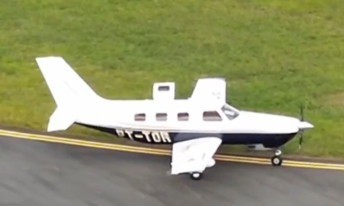 Pneu de avião estoura durante pouso em cidade do sul da Bahia